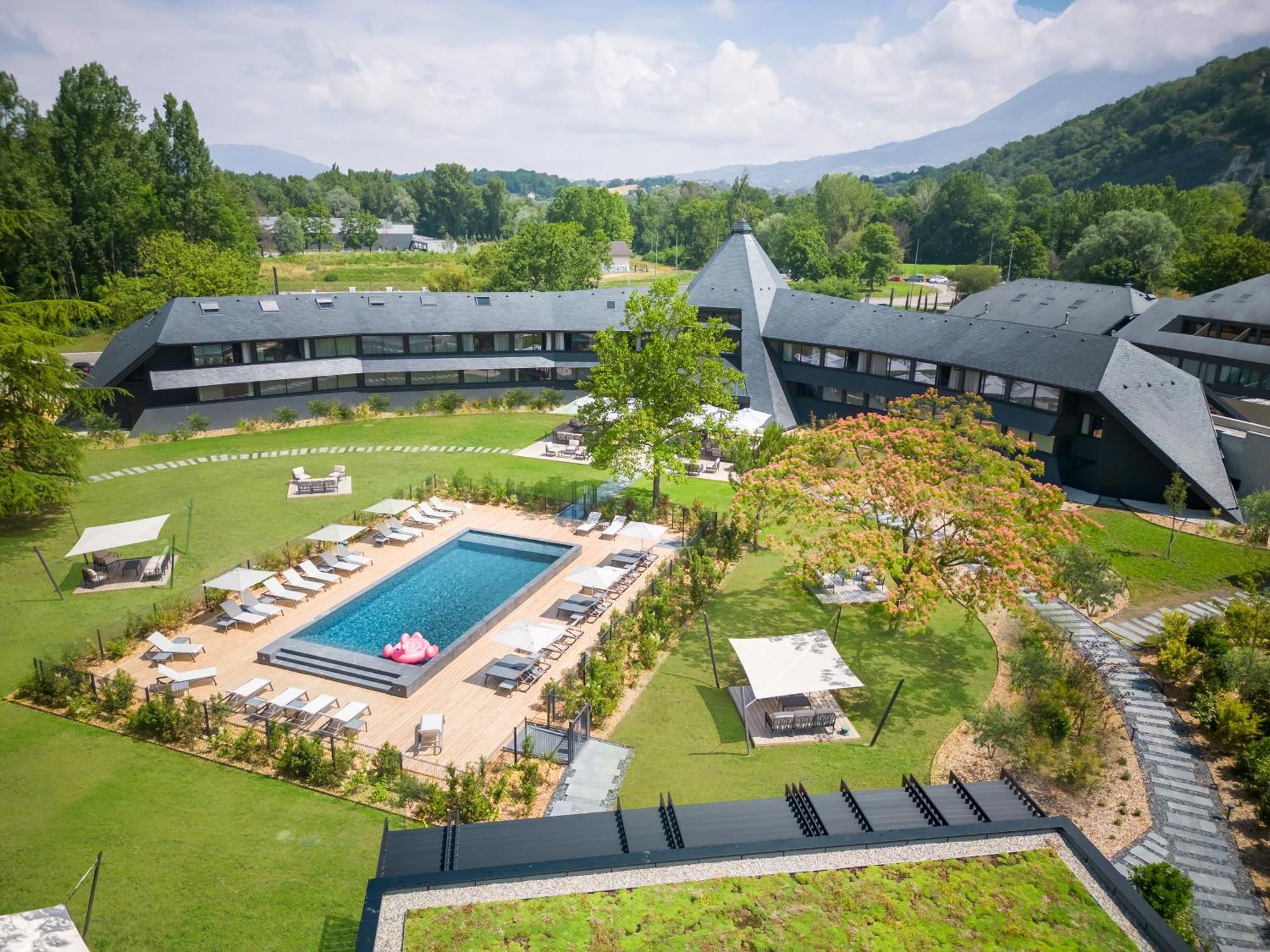 Miura Hotel Voglans Exterior foto