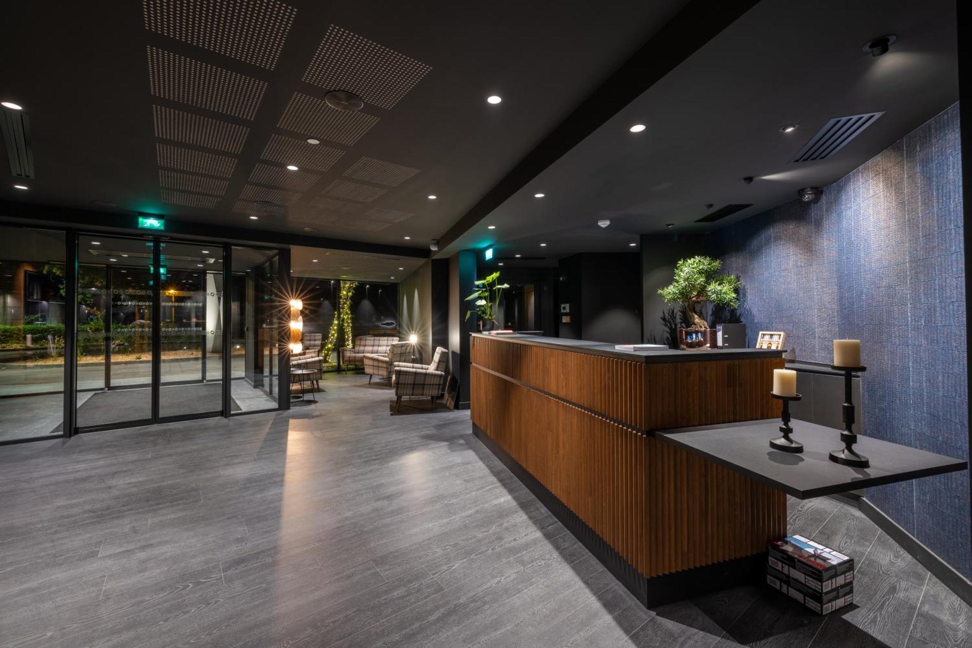 Miura Hotel Voglans Exterior foto